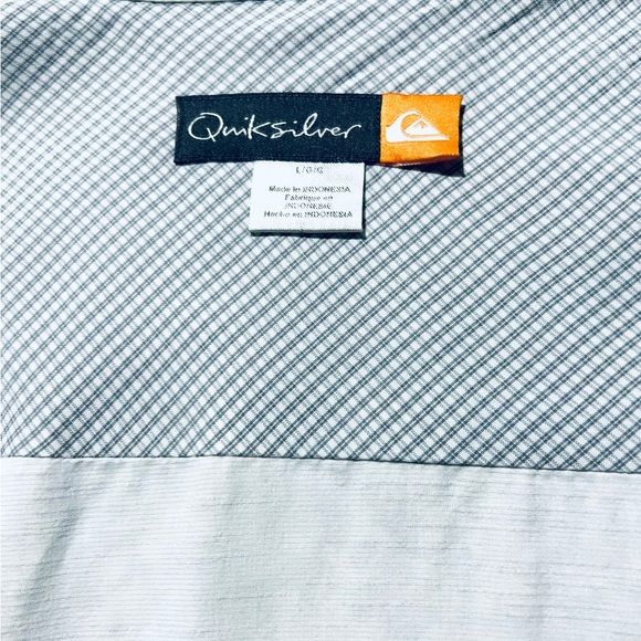 Quicksilver Sz Large White Casual Button Down Shirt 85% Rayon - Picture 3 of 4